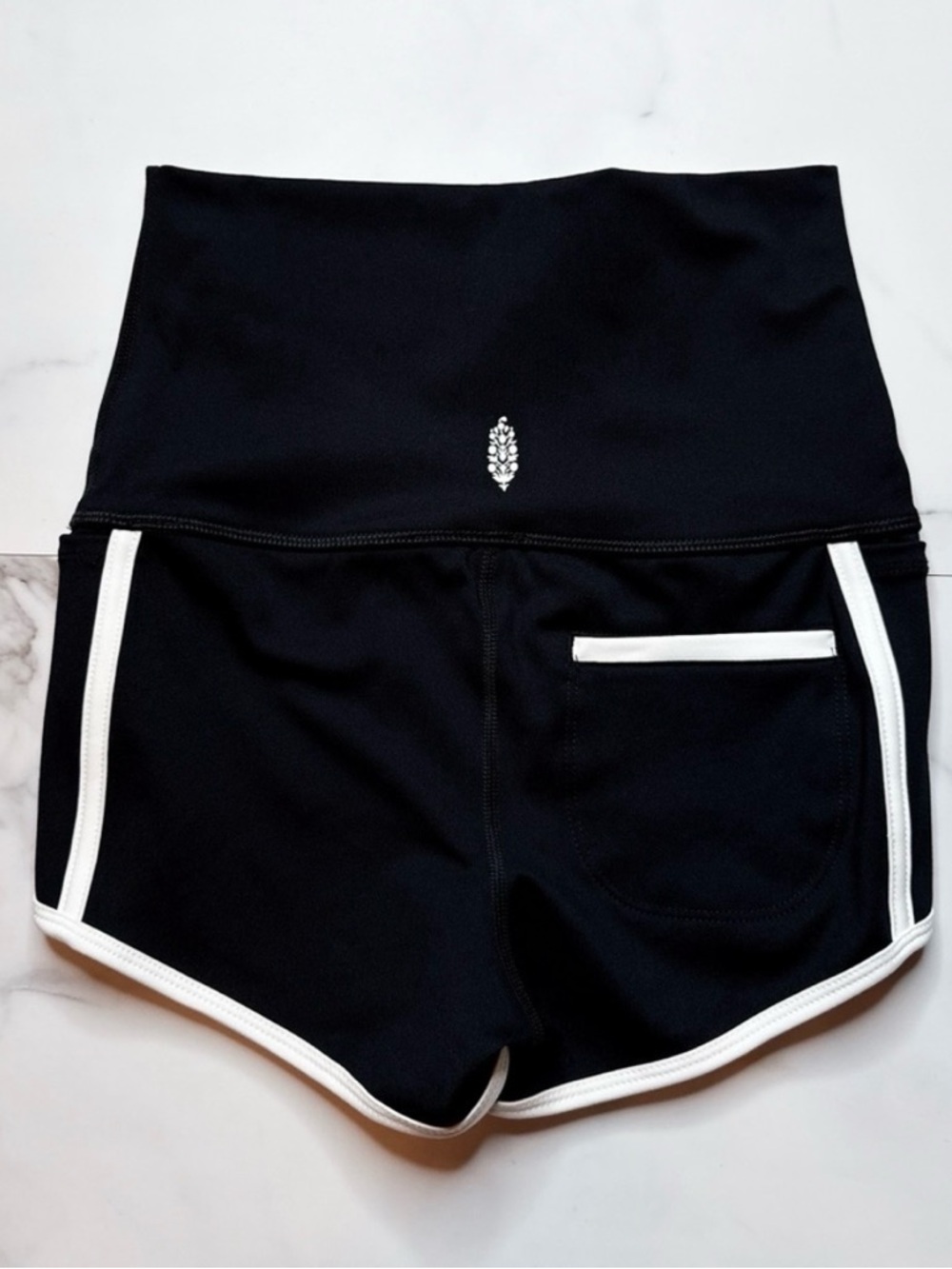 Free People Movement NWOT Island Time Black Athletic High Waist Shorts Size M - Picture 3 of 16